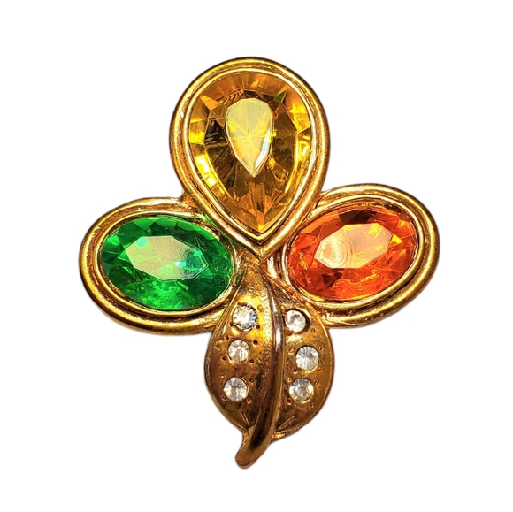 Jewelry - Vintage brooch